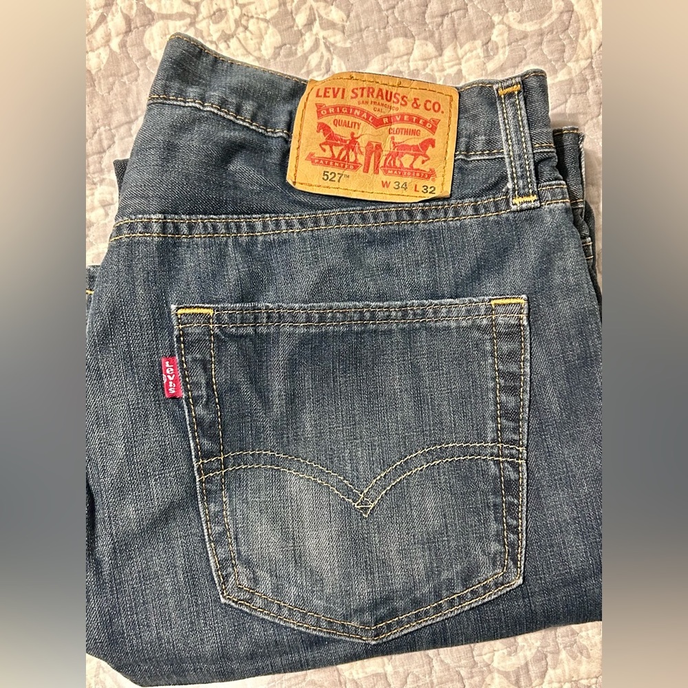 Men’s Levi 527